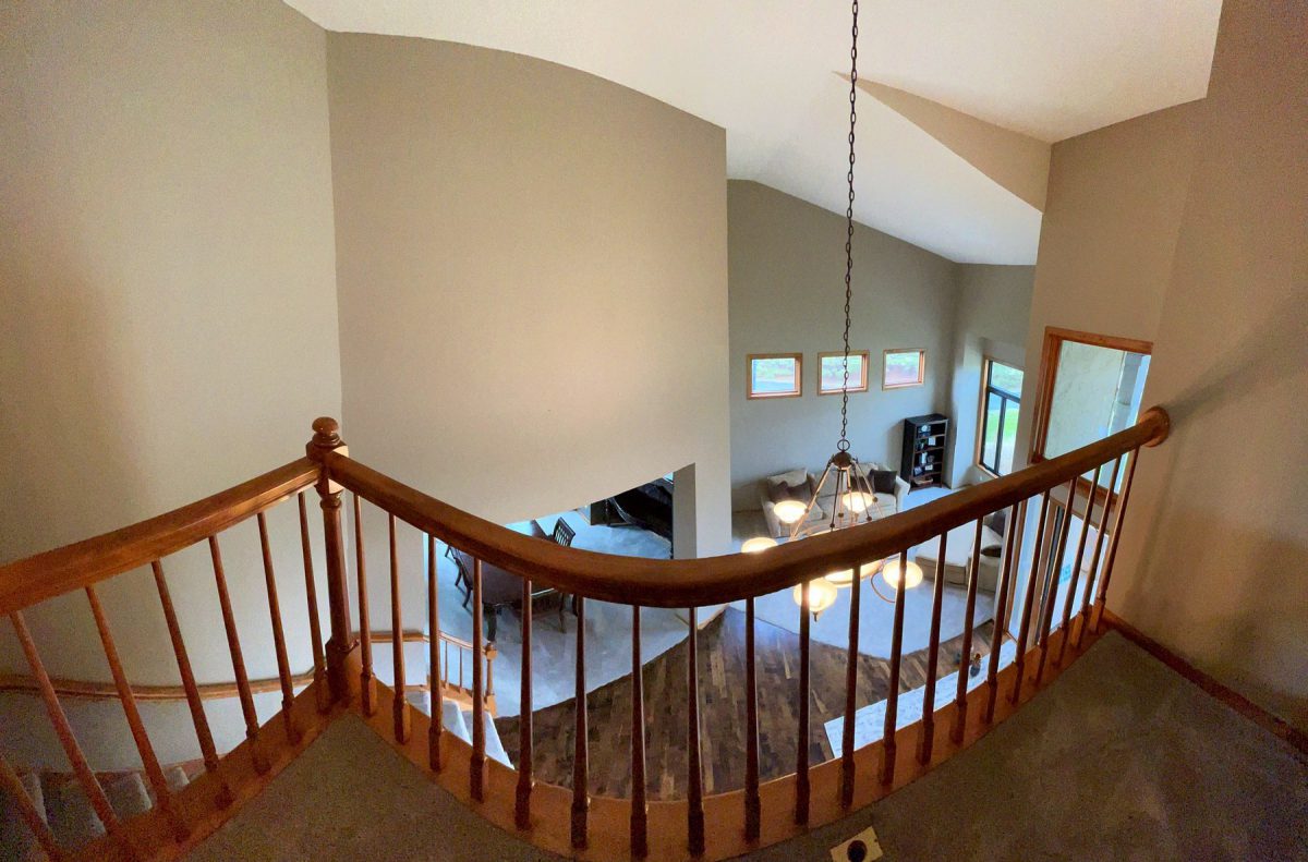 Minneapolis Interior House Painters Admire The Hue Painting